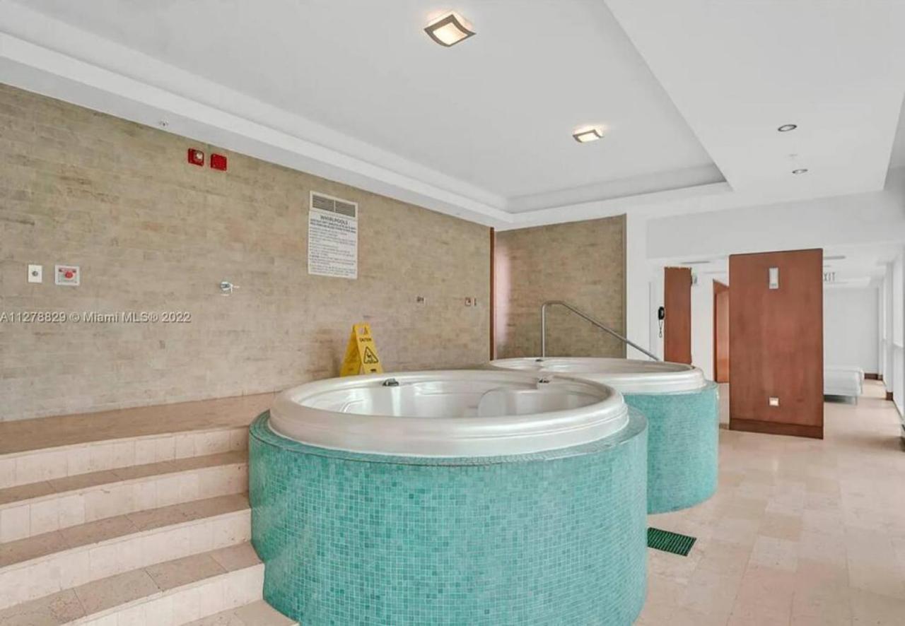 Amazing Loft Style 1 Bed With Water And City Views Villa Miami Exterior photo